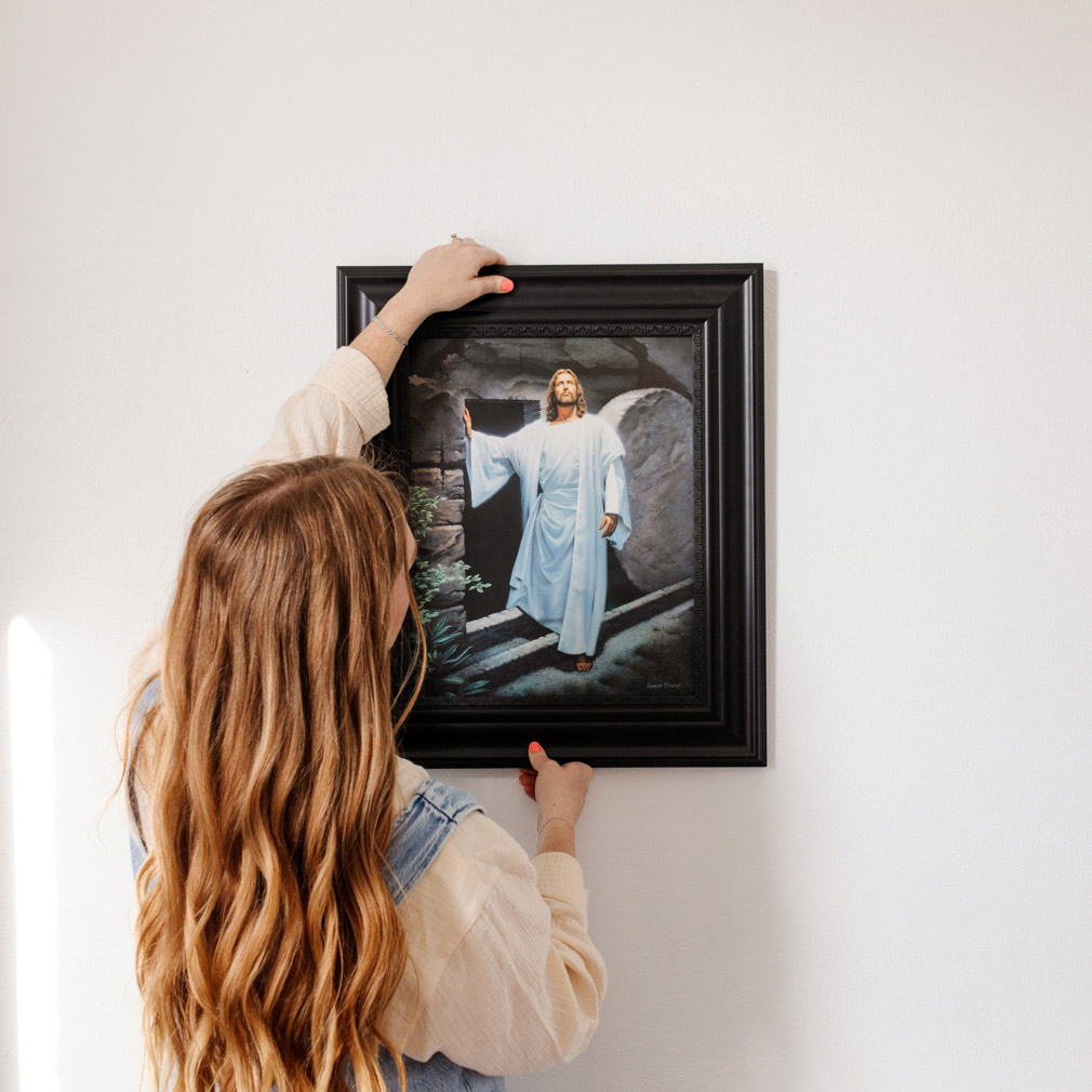 He Lives - 20x23 Black Frame - BF-AFA-S103SLF9