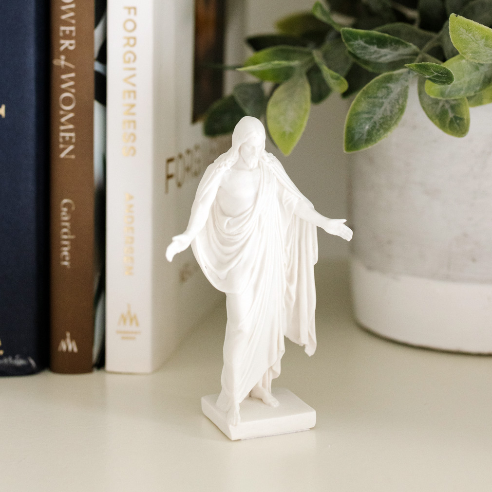 Christus Statue - Extra Small  (3.5in) - LDP-STT-CHR-XS